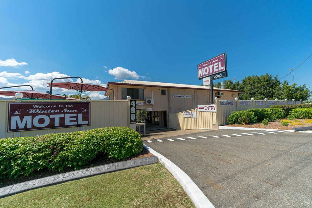 Winter Sun Motel 29/34