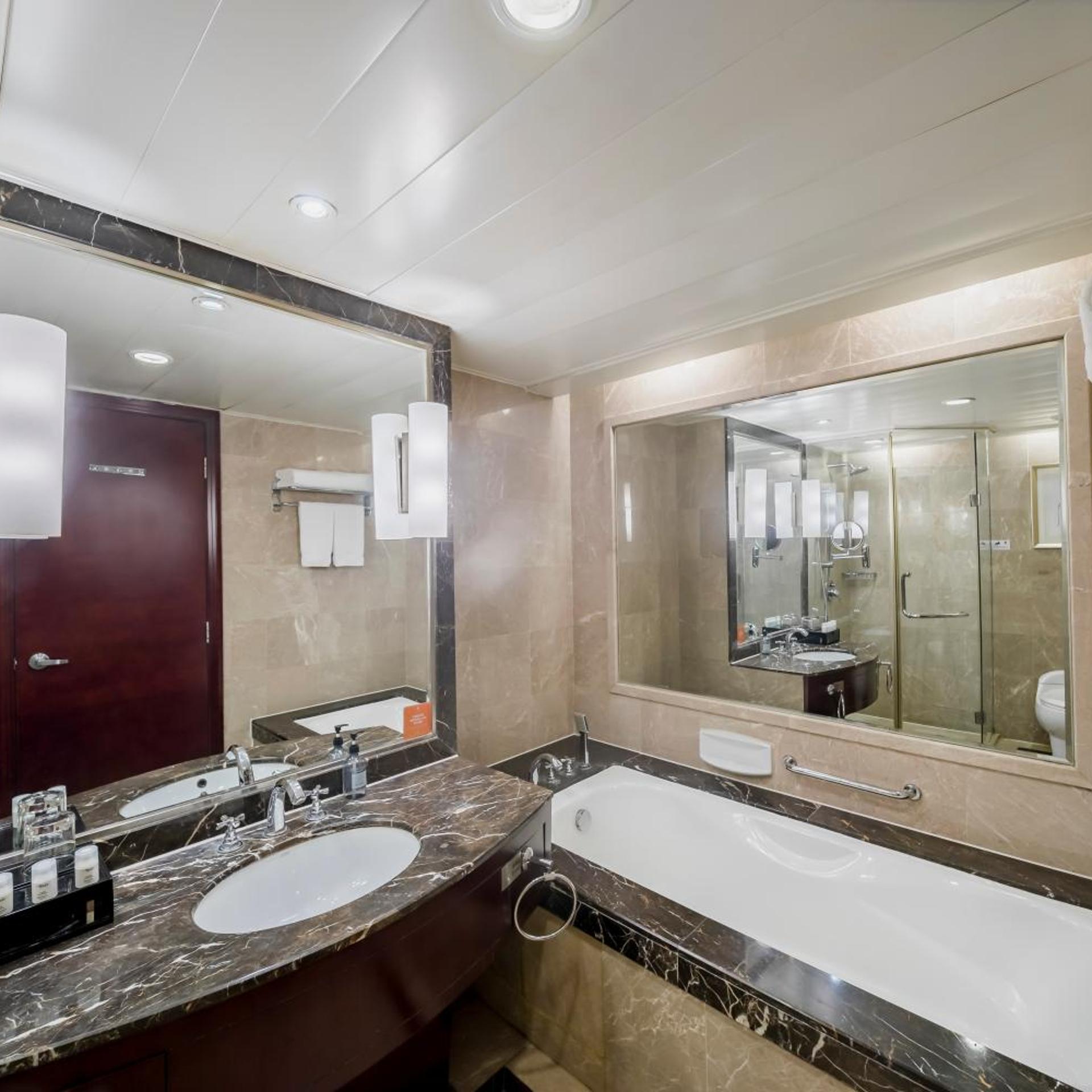 Hongguang Jianguo Hotel Wuhan 46/51
