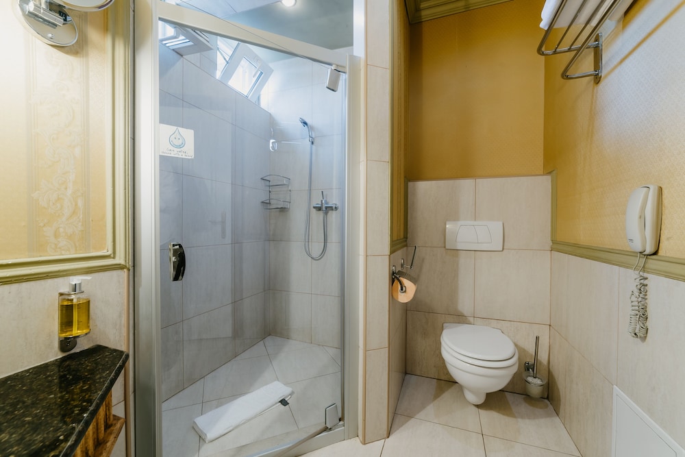 Topaz Boutique Hotel 31/37