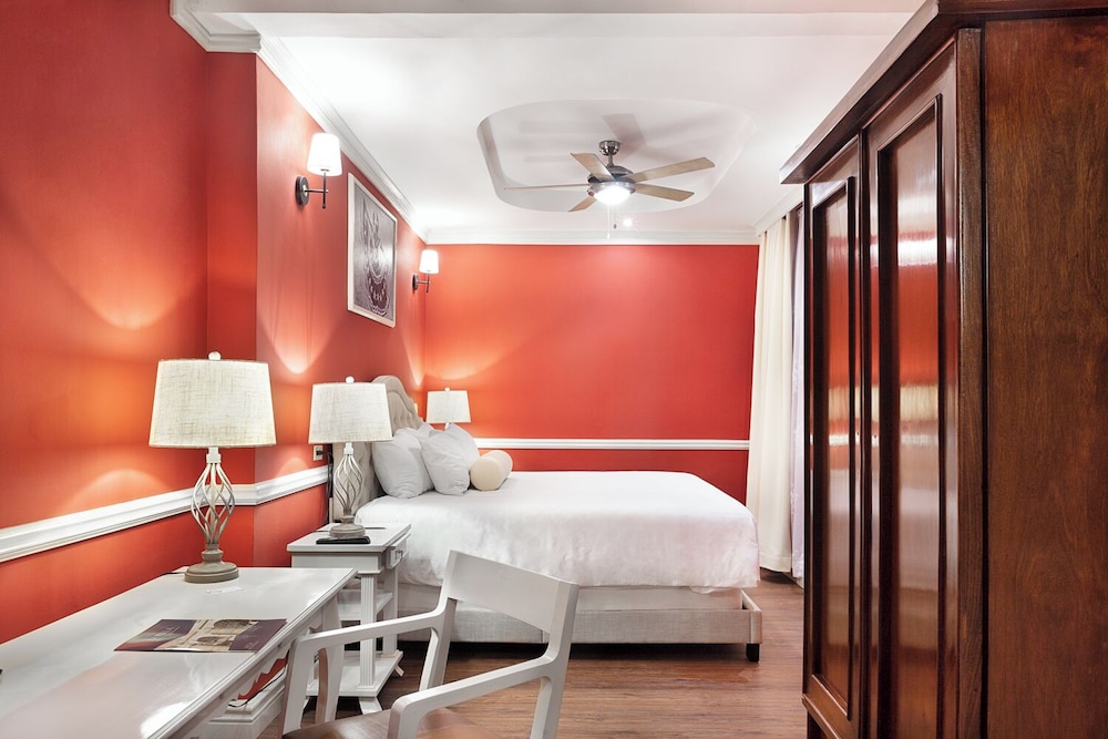 Heritage, Colonial, King Bed