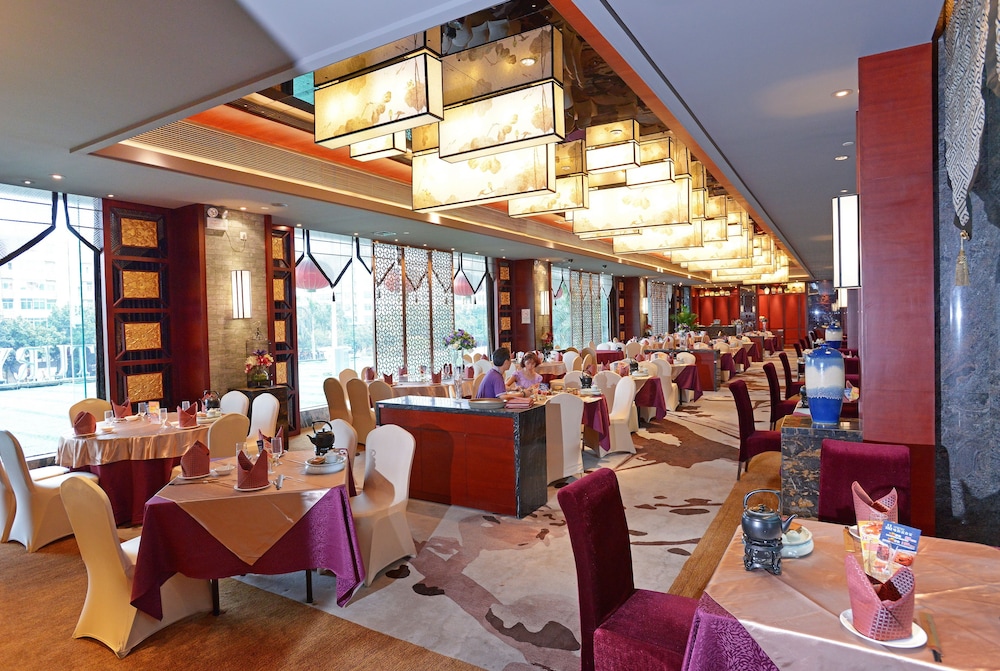 GUANGZHOU NEW CENTURY HOTEL 56/65