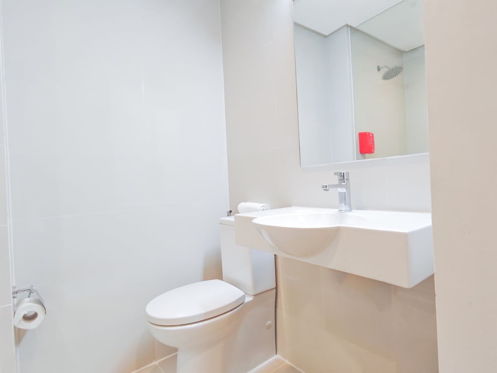 City, Queen Bed، Red Planet Cebu 8/9
