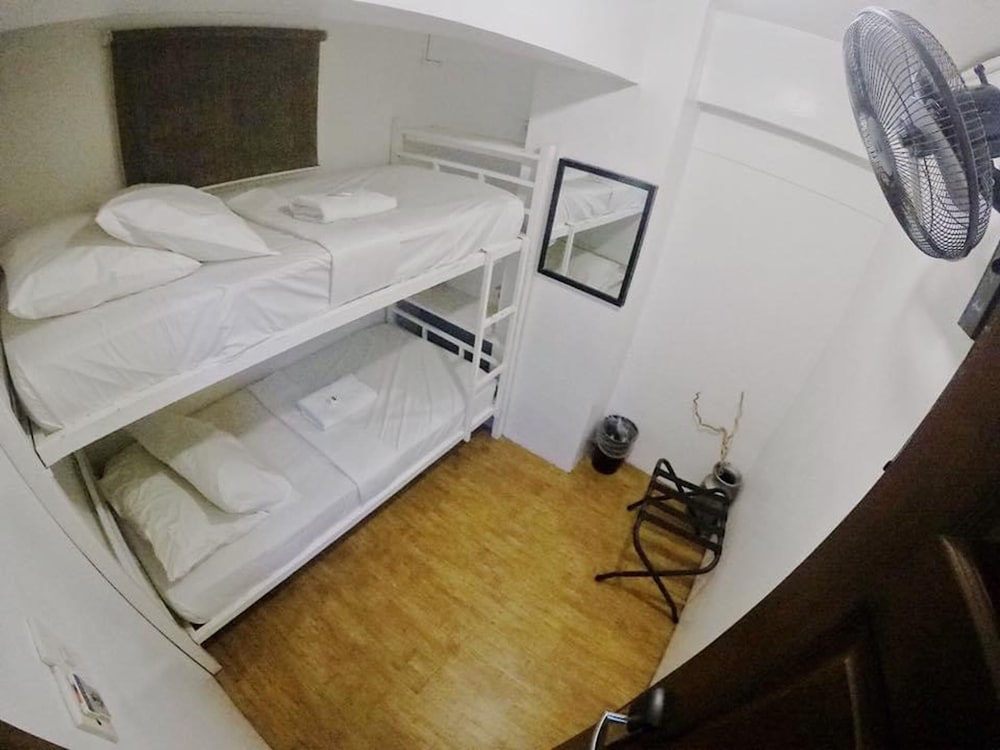 Urban Inn Iloilo 40/65