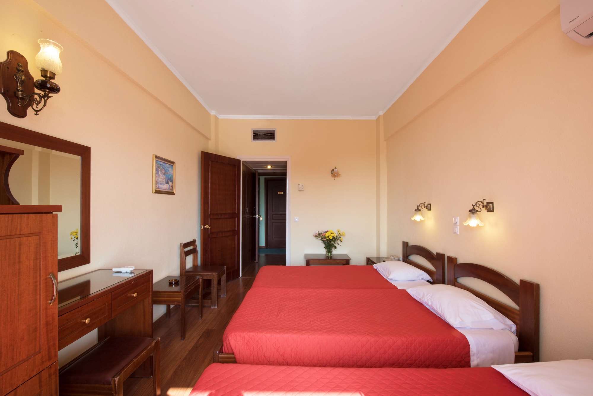 ROOM, TRIPLE