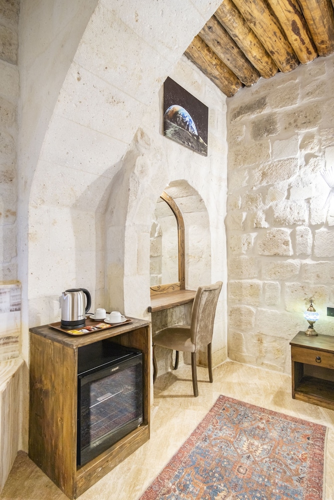 Uzay Cave Suites 5/50