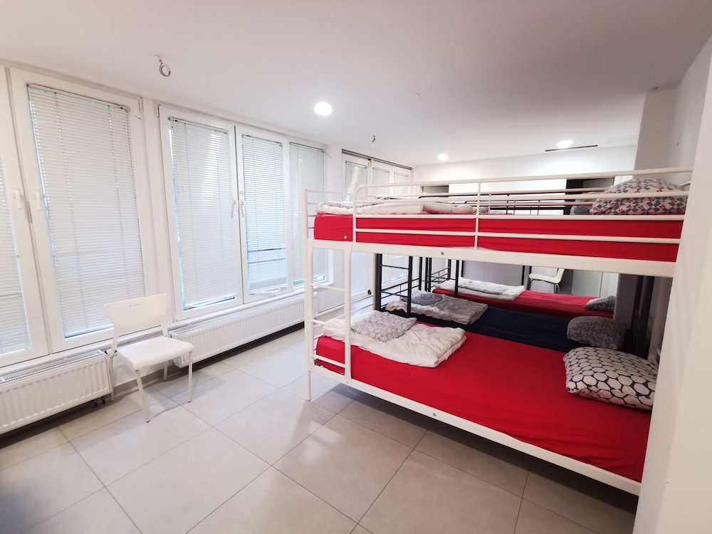 Simbol Rooms 15/41