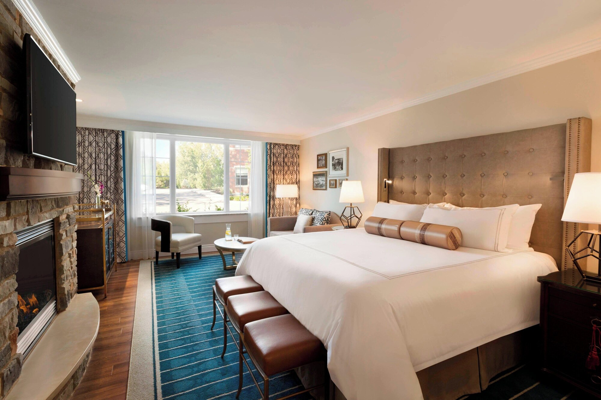 Deluxe, King Bed