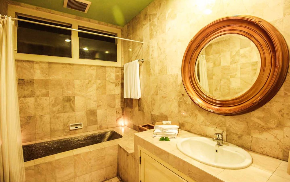 Hotel Tugu Blitar 28/67