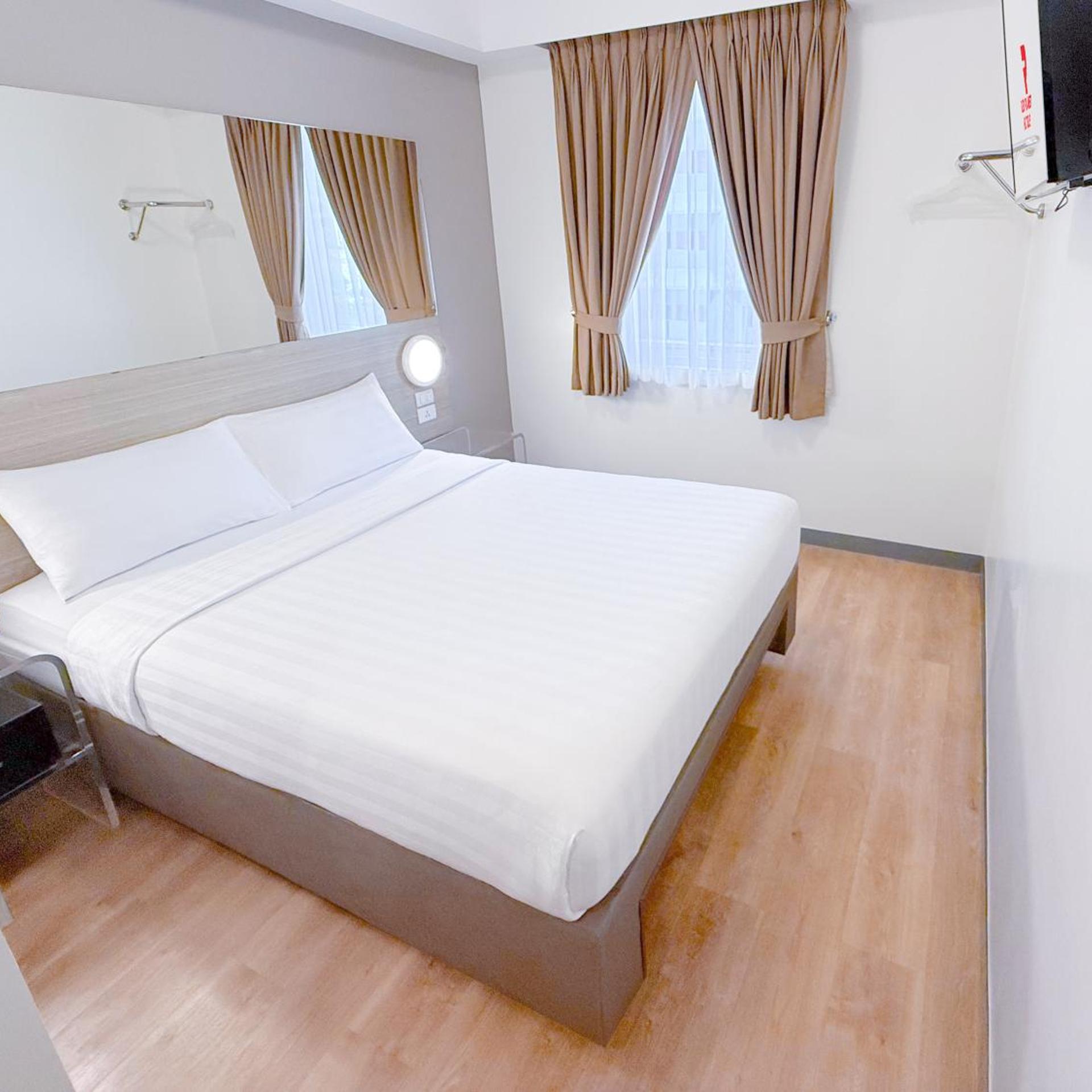 ROOM, DOUBLE BED
