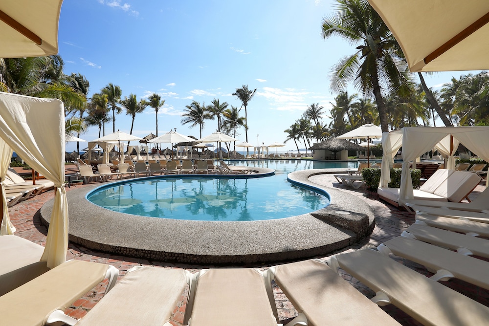Emporio Ixtapa 45/50