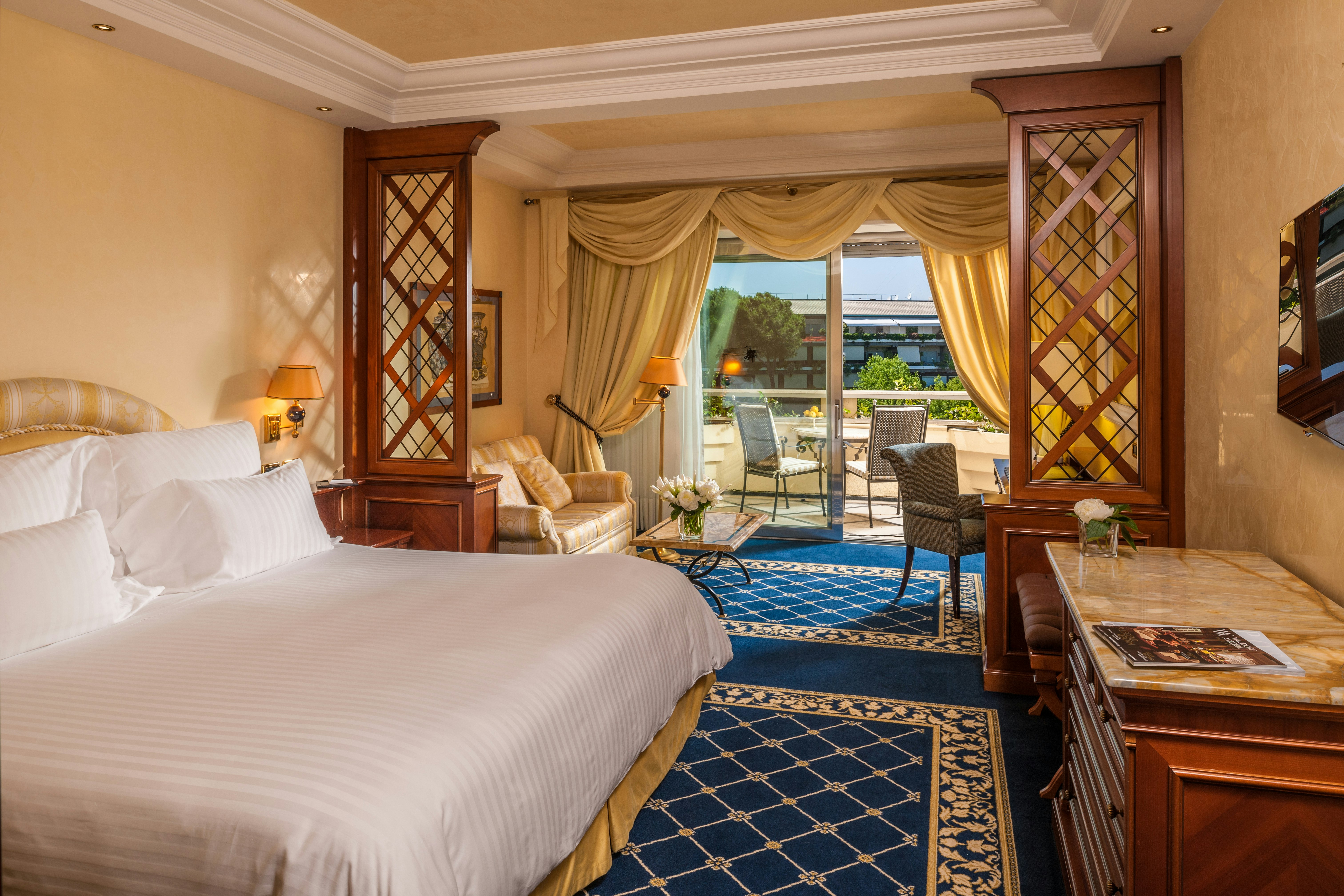 DELUXE, KING BED, PARK VIEW