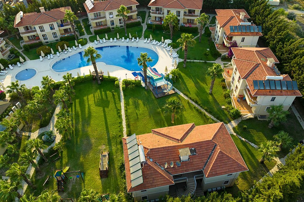The One Club Hotel 40/50