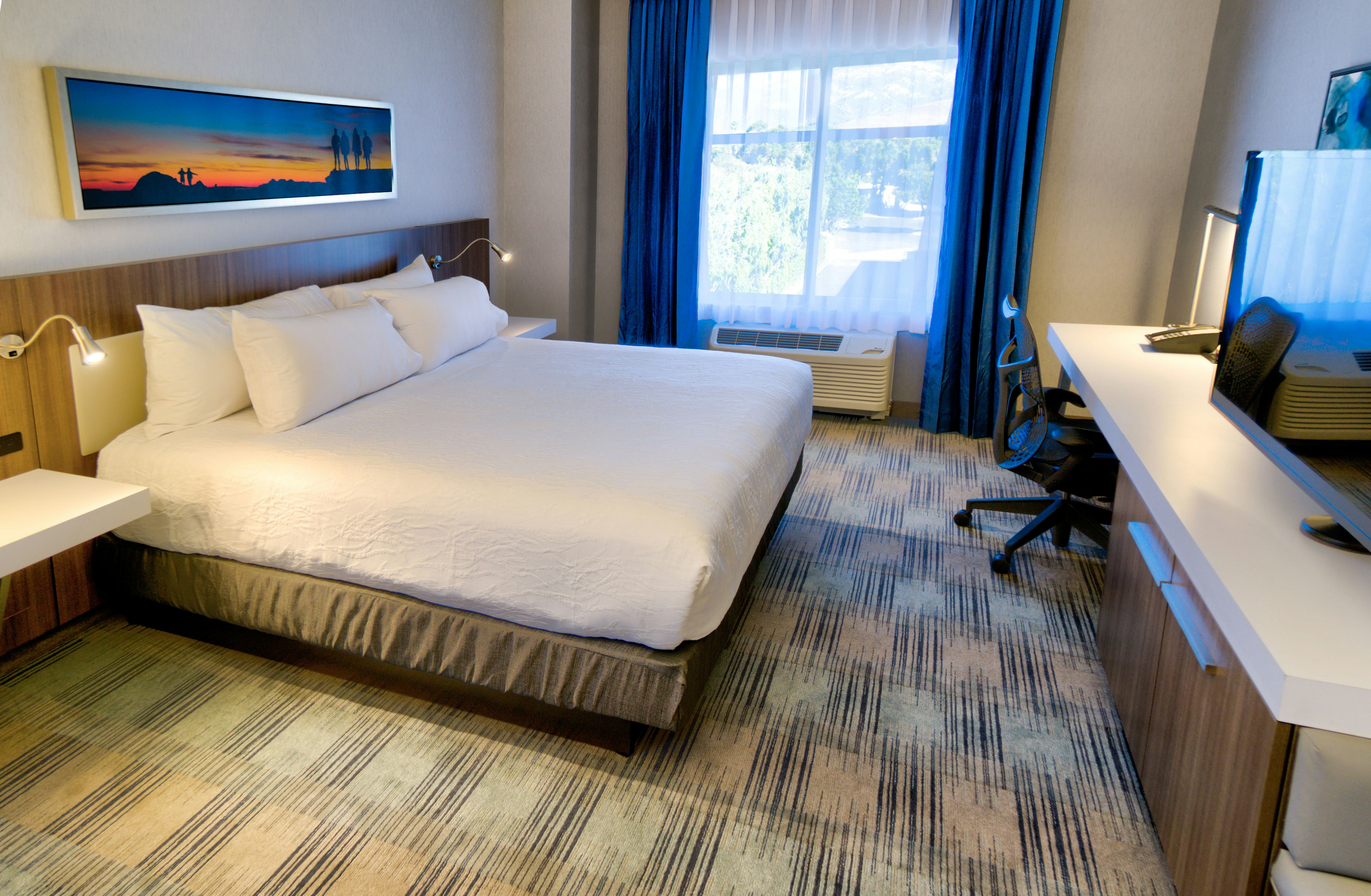 ROOM, KING BED, MOUNTAIN VIEW, BALCONY