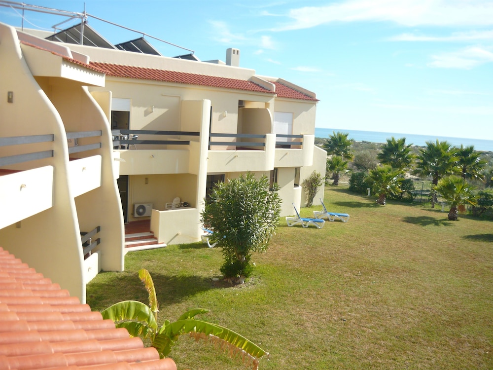 Praia Da Lota Resort Apartments 7/85