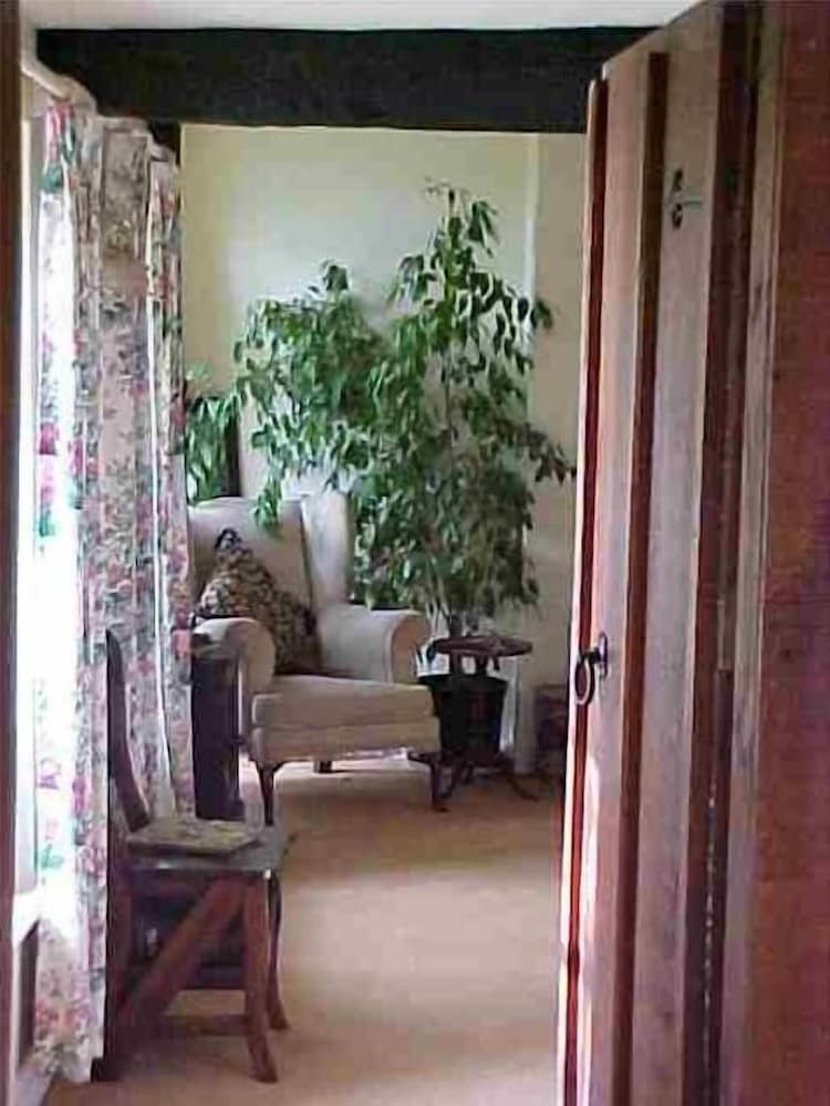 Brambles B&amp;B 49/49