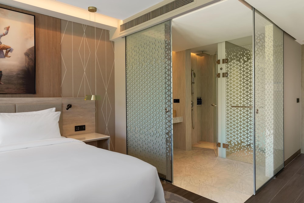 Superior, Twin Beds, with Pool، Radisson Blu Resort, Phuket Mai Khao Beach 10/10