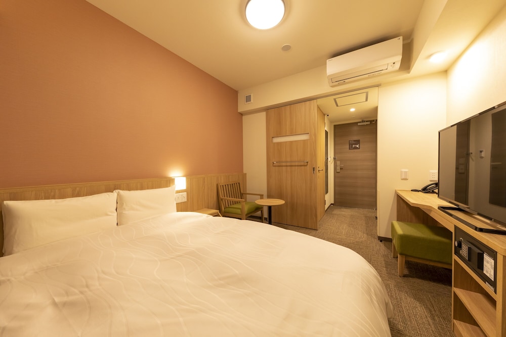 MODERATE, DOUBLE BED