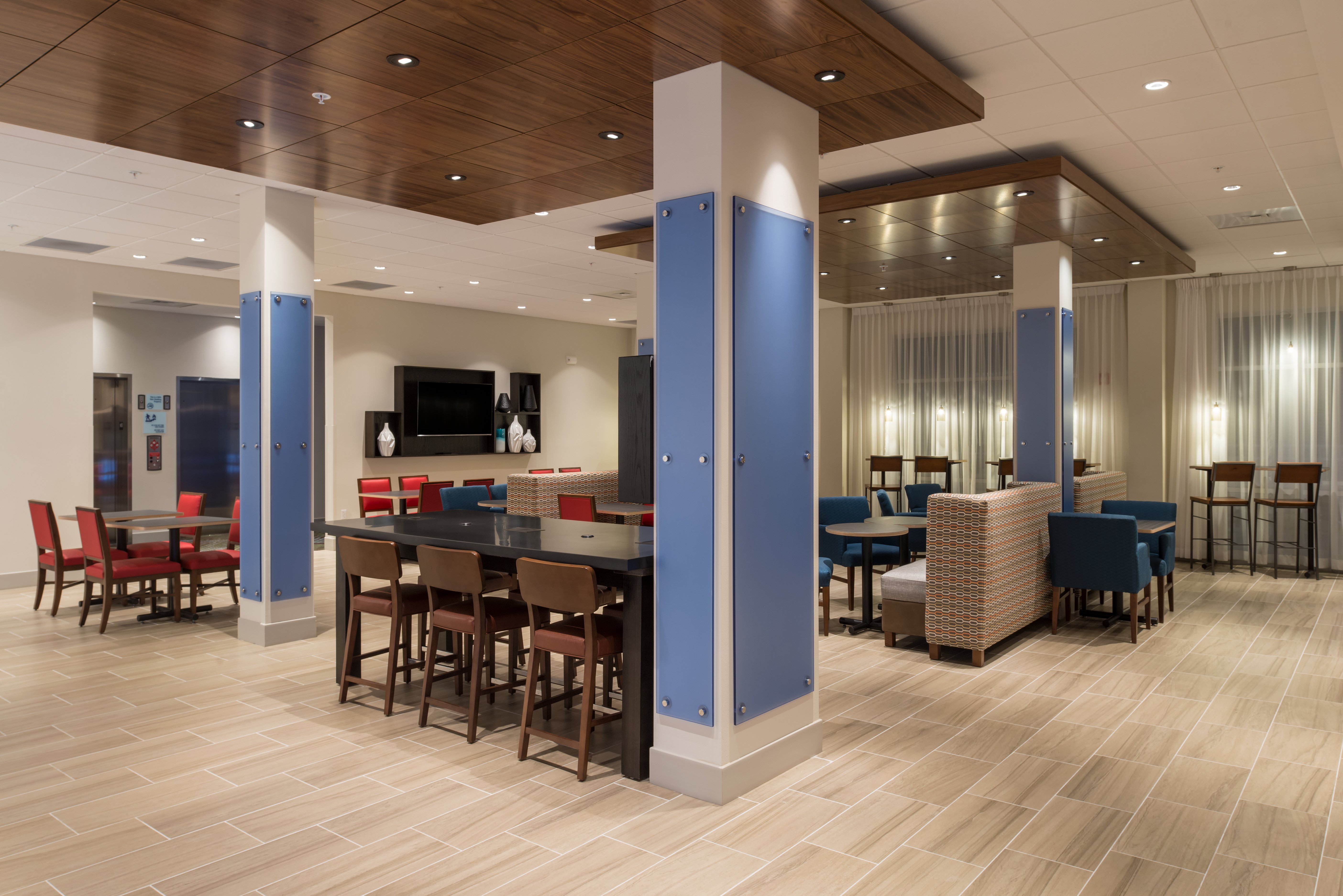 HOLIDAY INN EXPRESS TROY 30/48