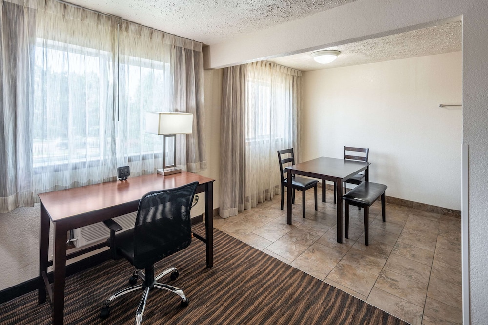 Quality Inn and Suites Downtown Walla Walla, WA 41/49