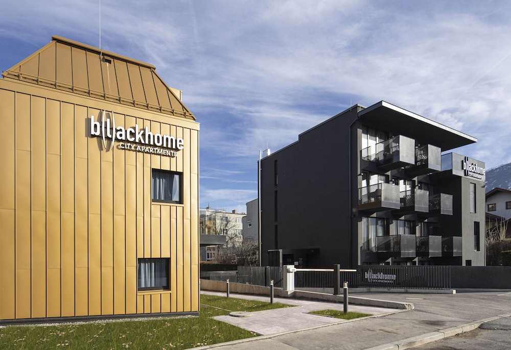 B(L)Ackhome City Apartments 9/34