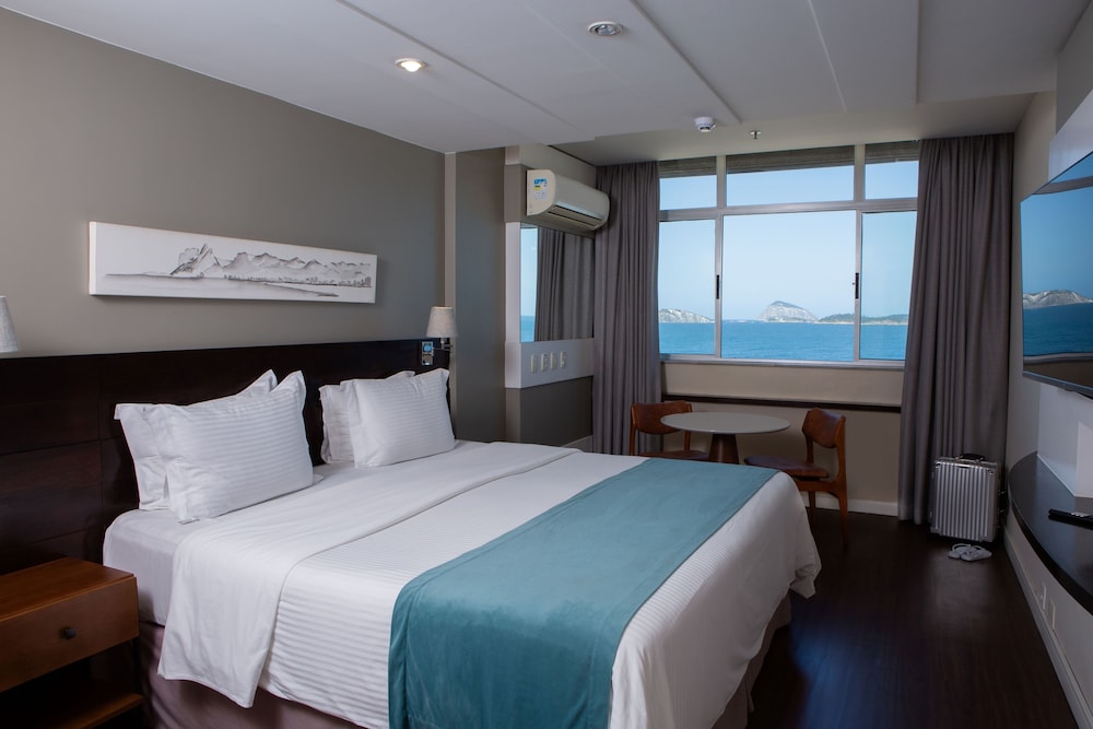 DELUXE, BEACH VIEW