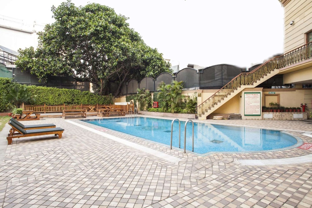 Radisson Hotel Jalandhar 48/50