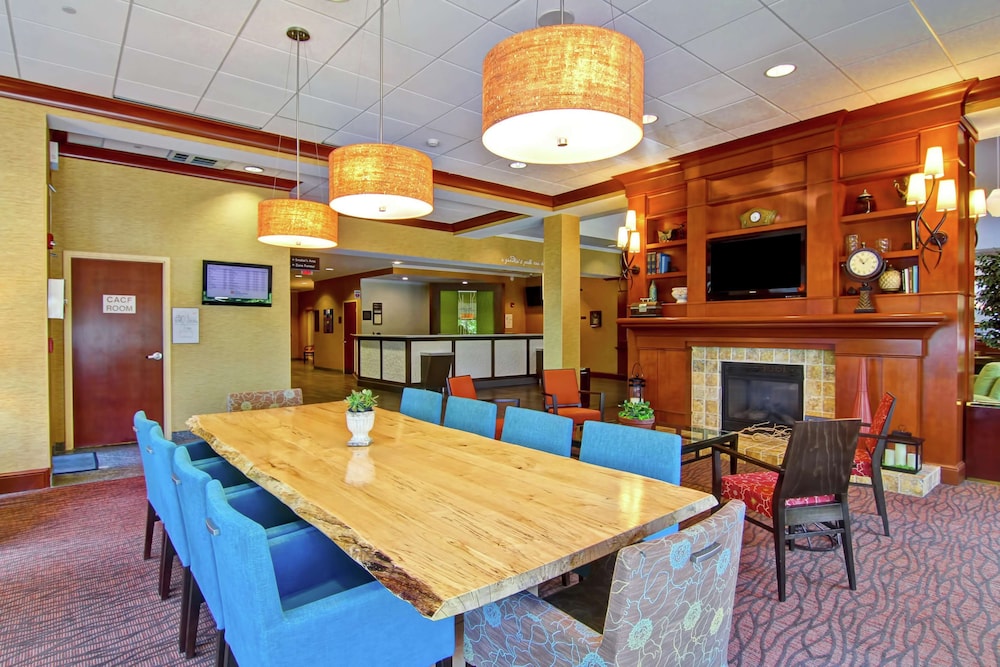 Hilton Garden Inn Ottawa Airport 68/86