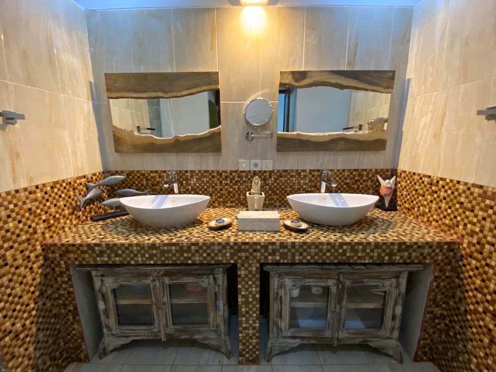 Cinta Cottages 28/44