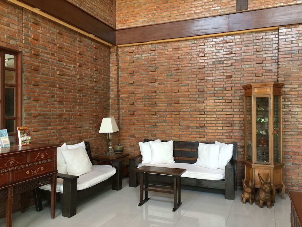 Mango Valley Hotel 1 36/67