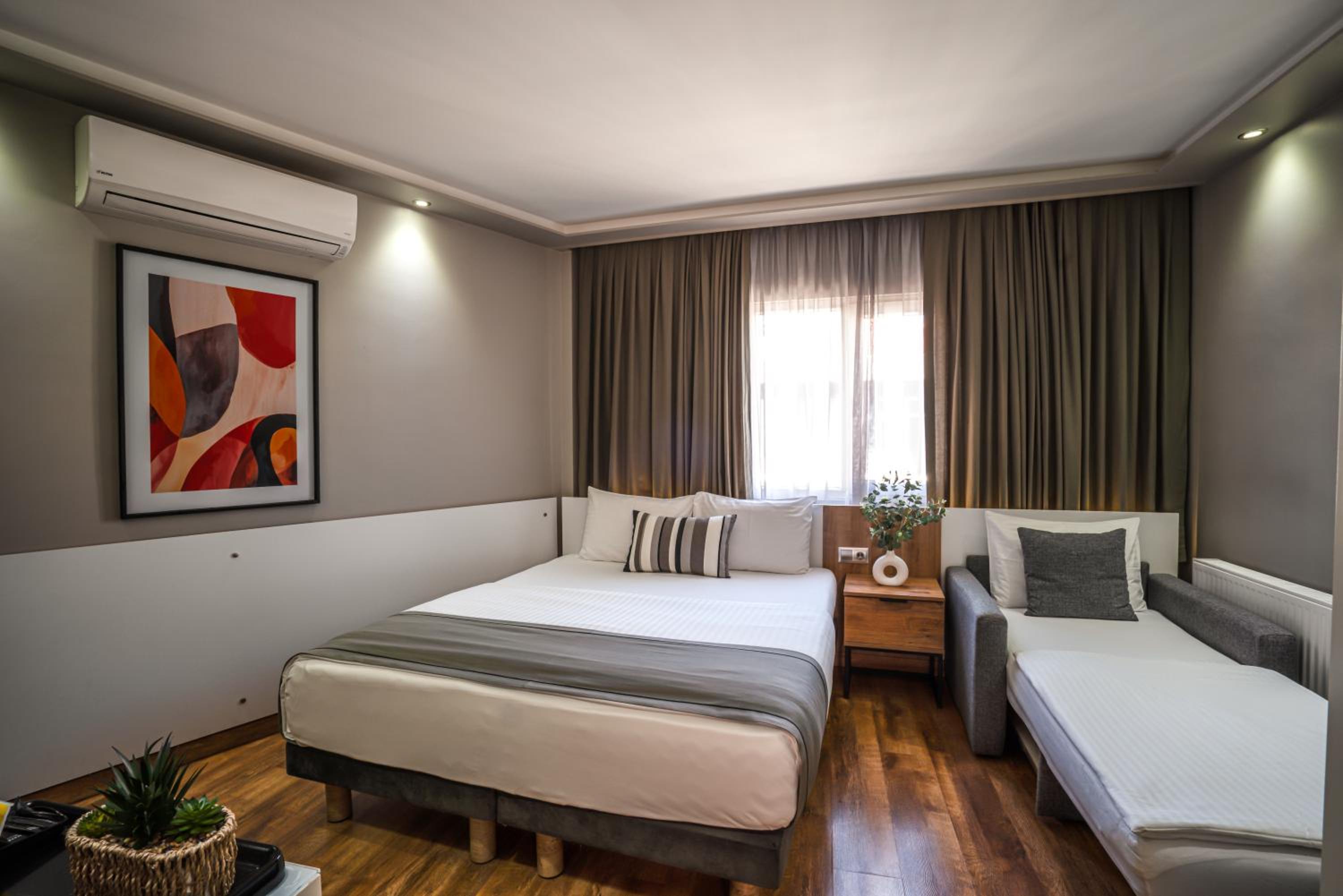 Family, Queen Bed, Sofa