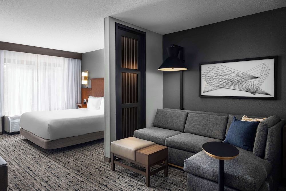 Hyatt Place Atlanta Airport-South 41/59