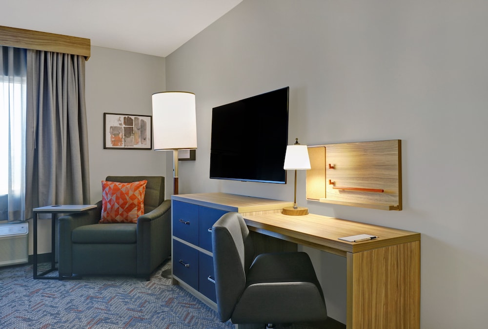 Candlewood Suites Kingston West 24/62