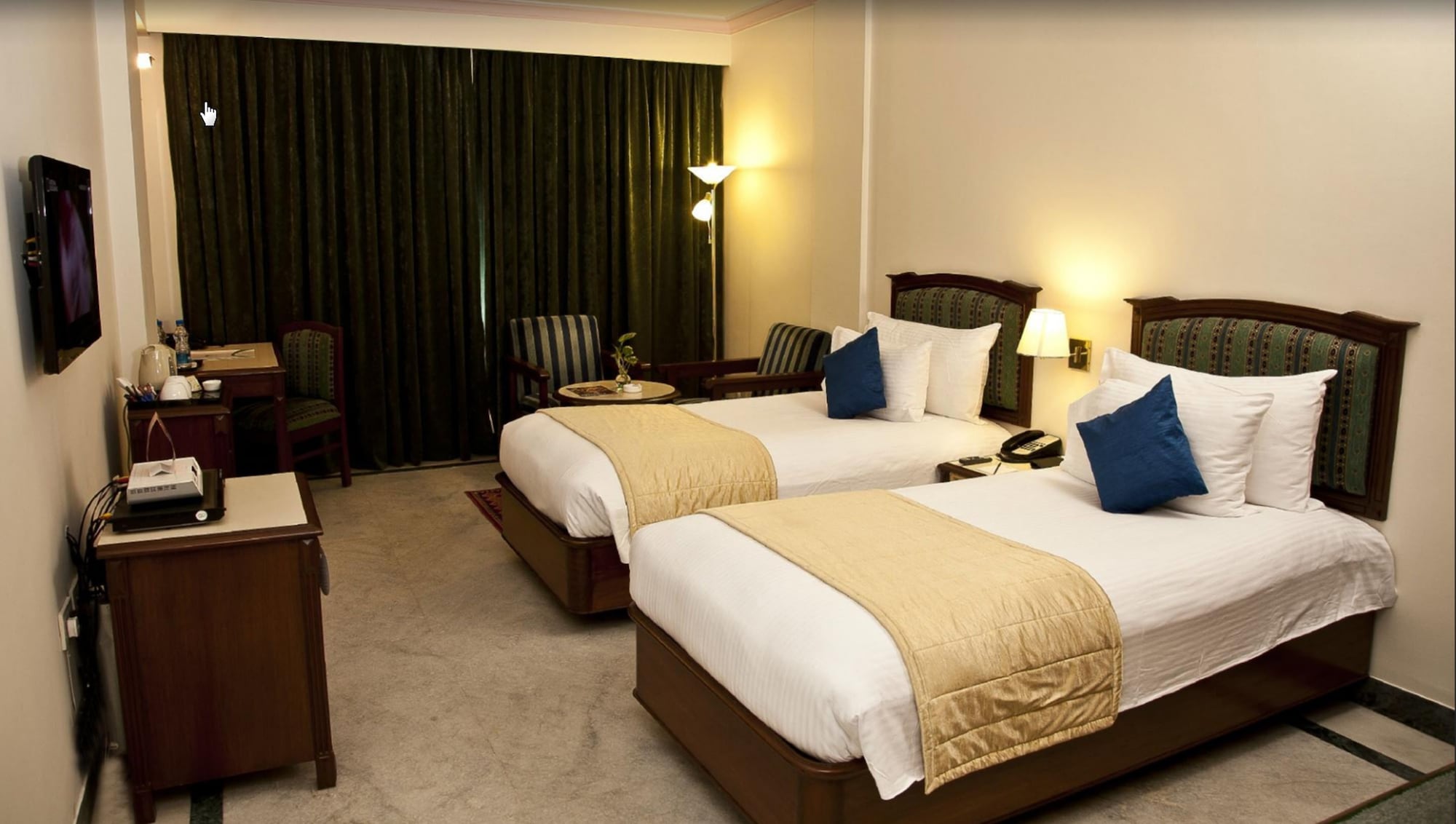 SUITE, DOUBLE BED
