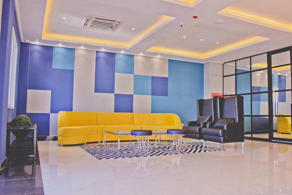 Nova Hotel 3/37