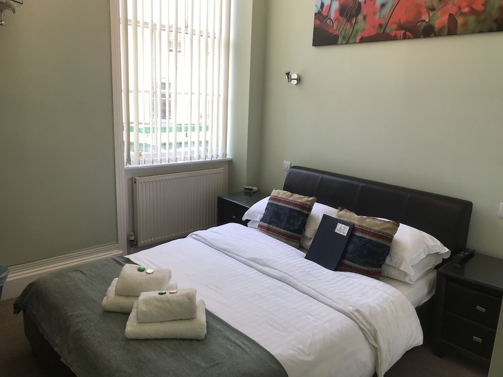 Kempfield House Hotel 9/50