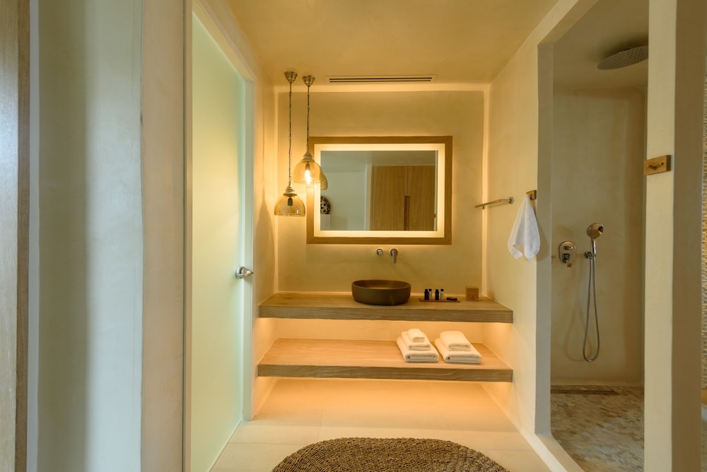 Divelia East Suites 47/48