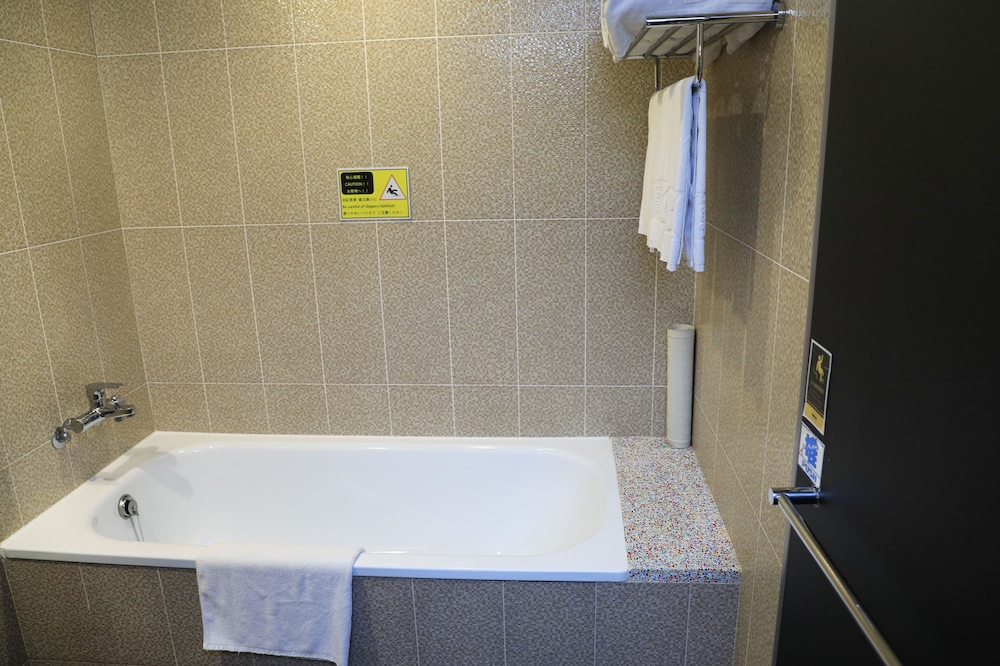 Wholesome Hotel 44/50