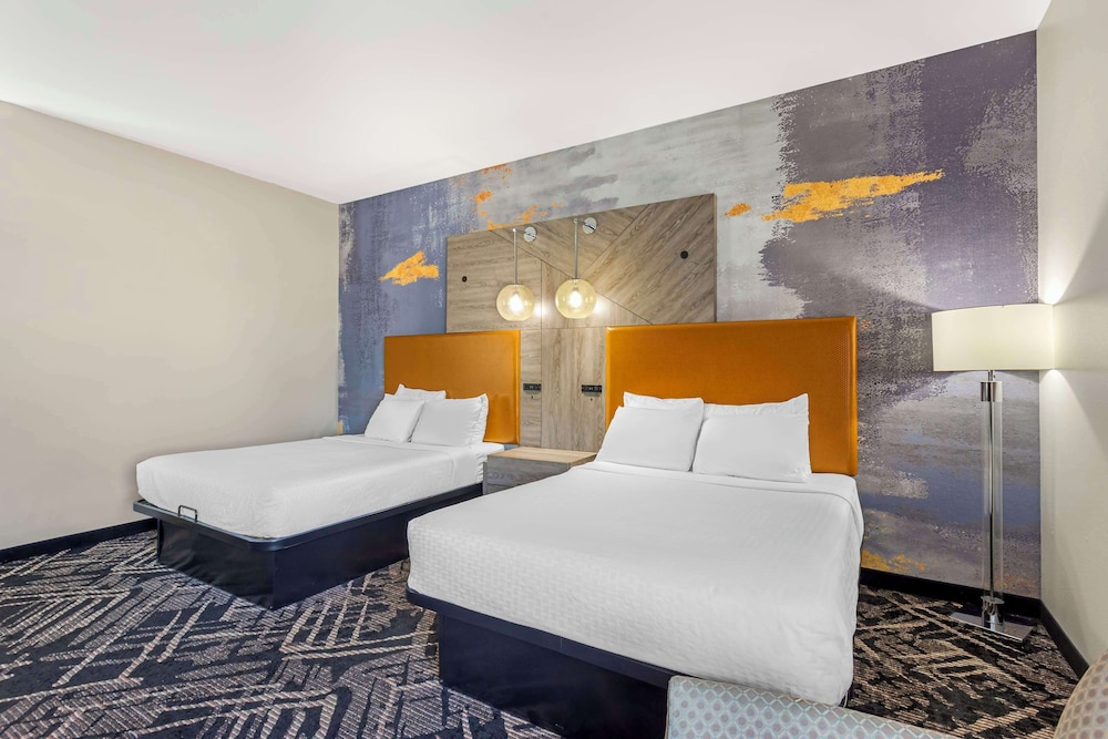 Standard, 2 Queen Beds, Accessible