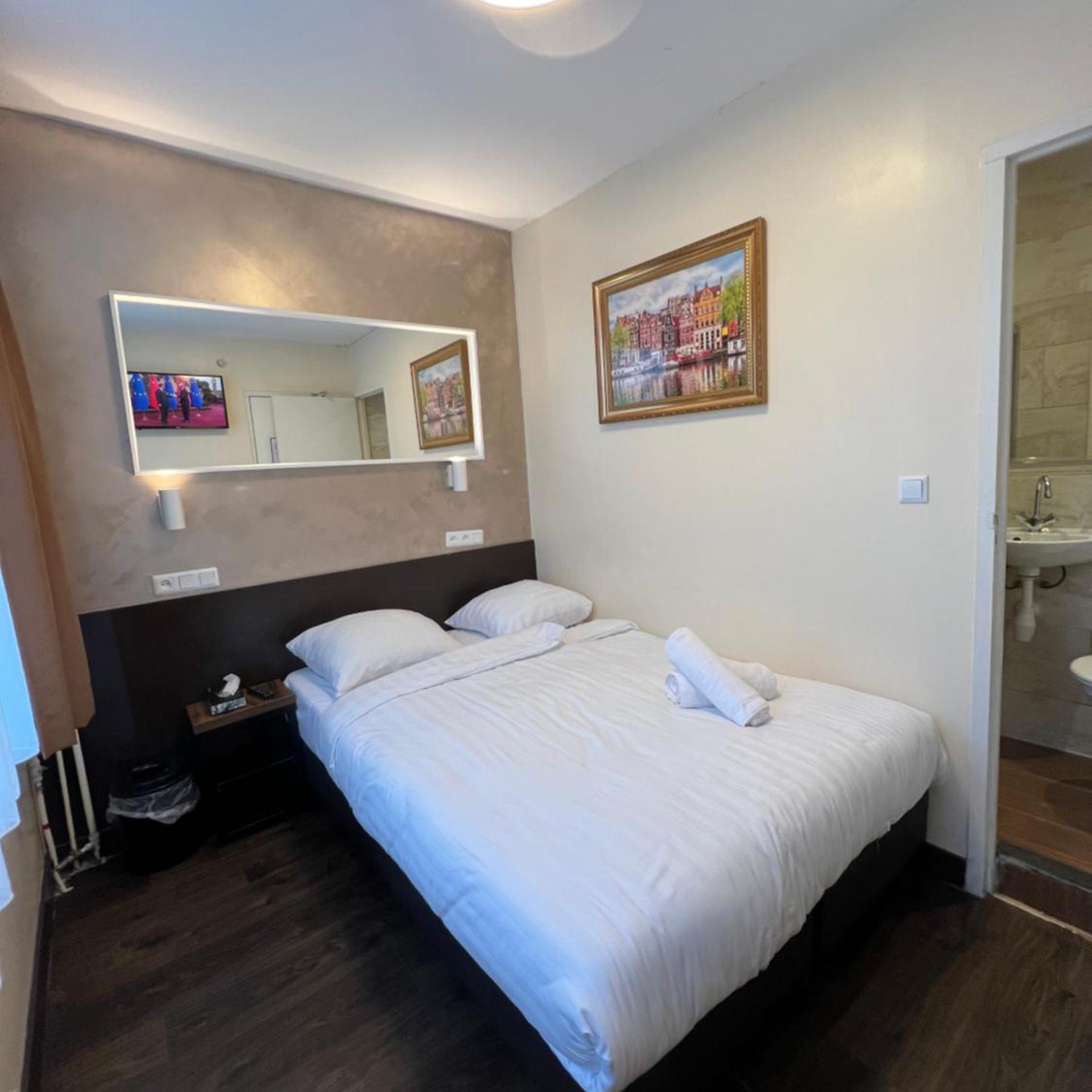 Dam Hotel 29/55