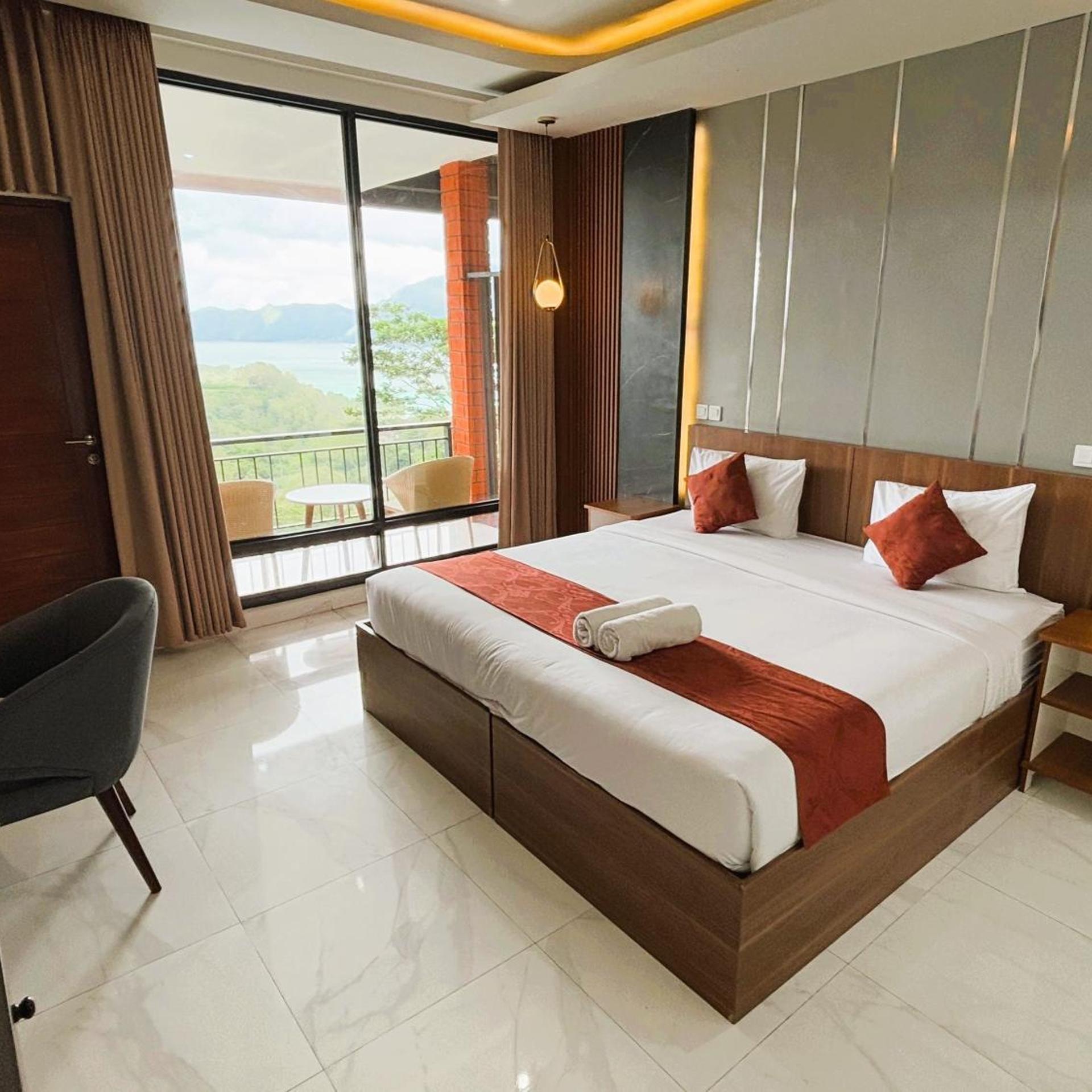 Caldera Hotel & Restaurant 12/50