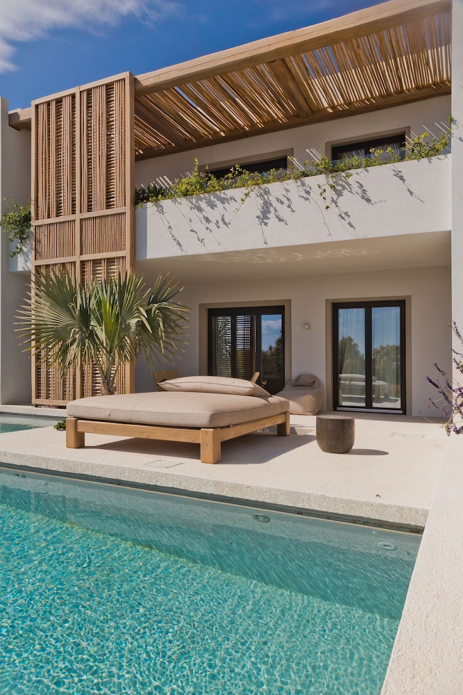 Almi Luxury Rooms 22/25