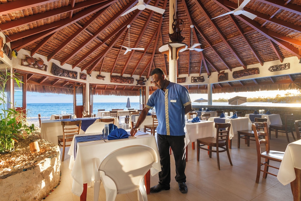 Breakas Beach Resort 30/50