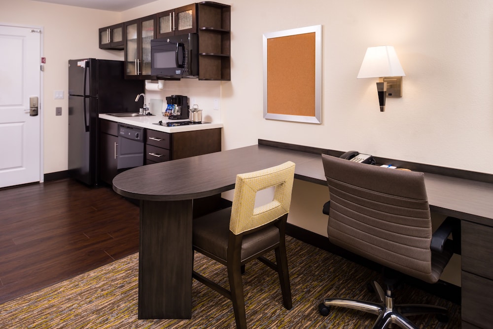 CANDLEWOOD SUITES CARLSBAD SOUTH 44/50