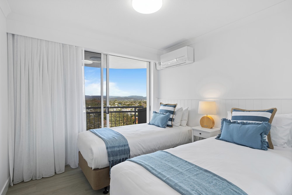 3 BEDROOMS, SUPERIOR, APARTMENT, OCEAN VIEW