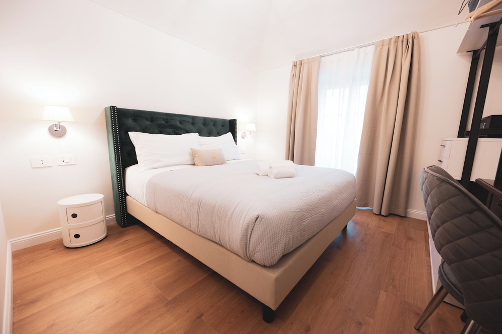 Carlo Felice Boutique Hotel 12/39