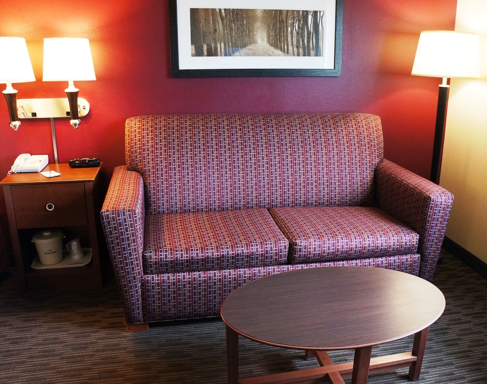 AmericInn by Wyndham Baldwin 23/34