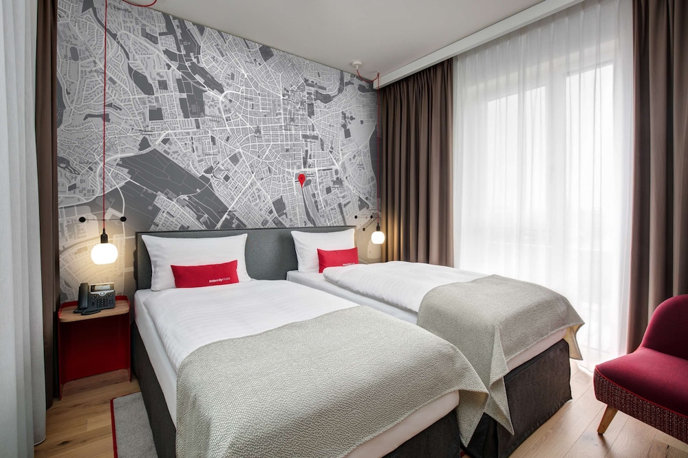 IntercityHotel Wiesbaden 12/50