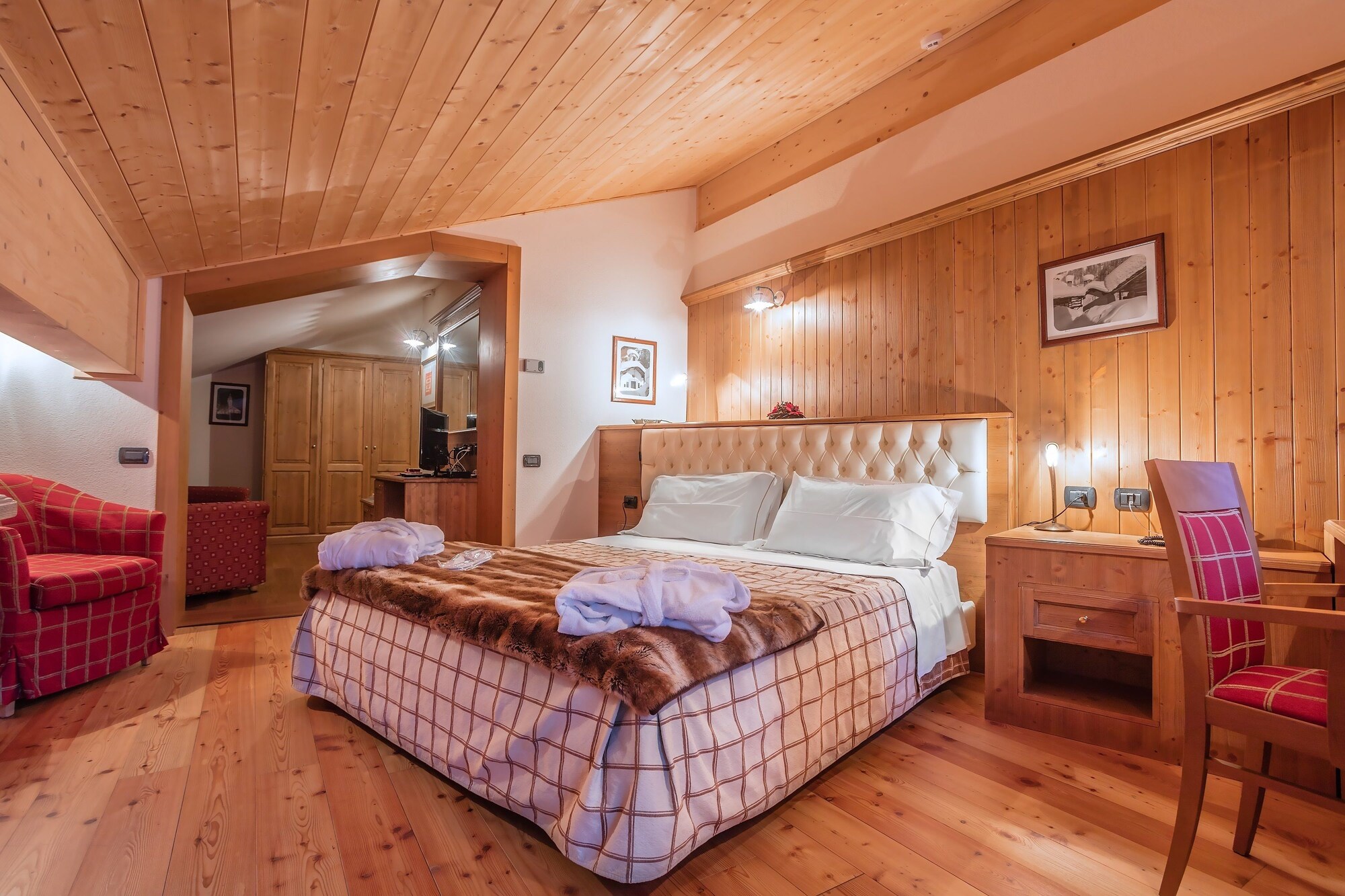 Deluxe, Suite, Double Bed, Sauna، Hotel Lo Scoiattolo 2/8
