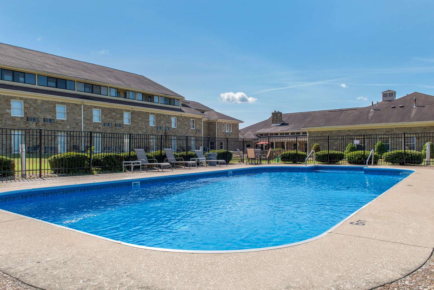 Quality Inn & Suites Bedford West IN 39/40