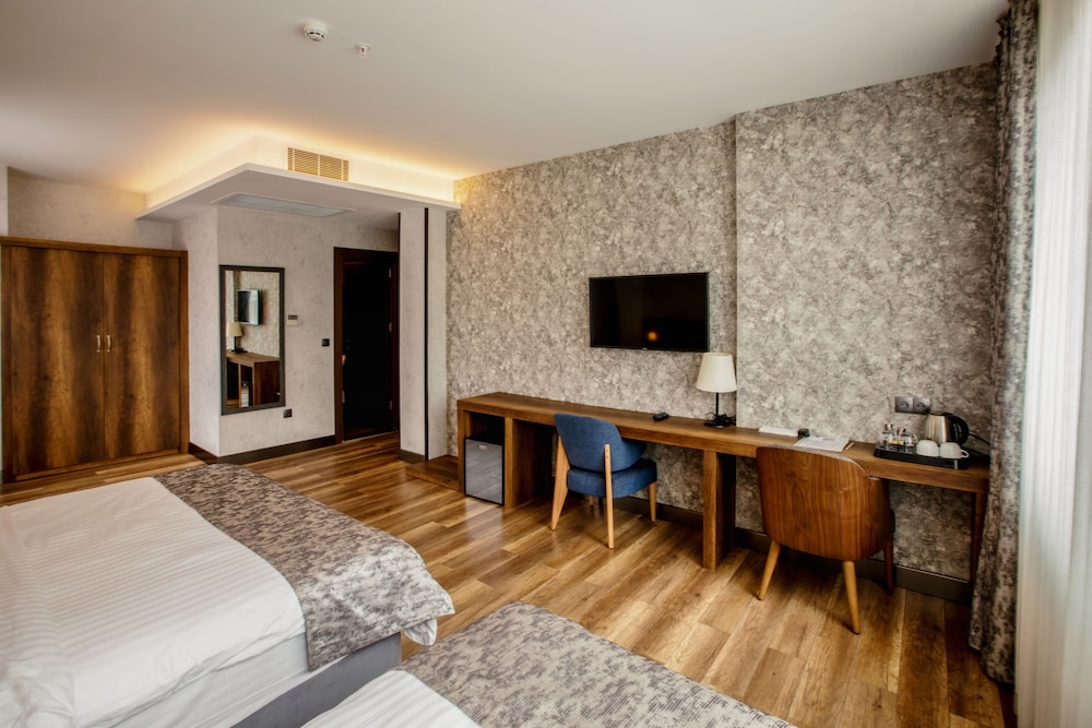 Life Point Hotel 36/67